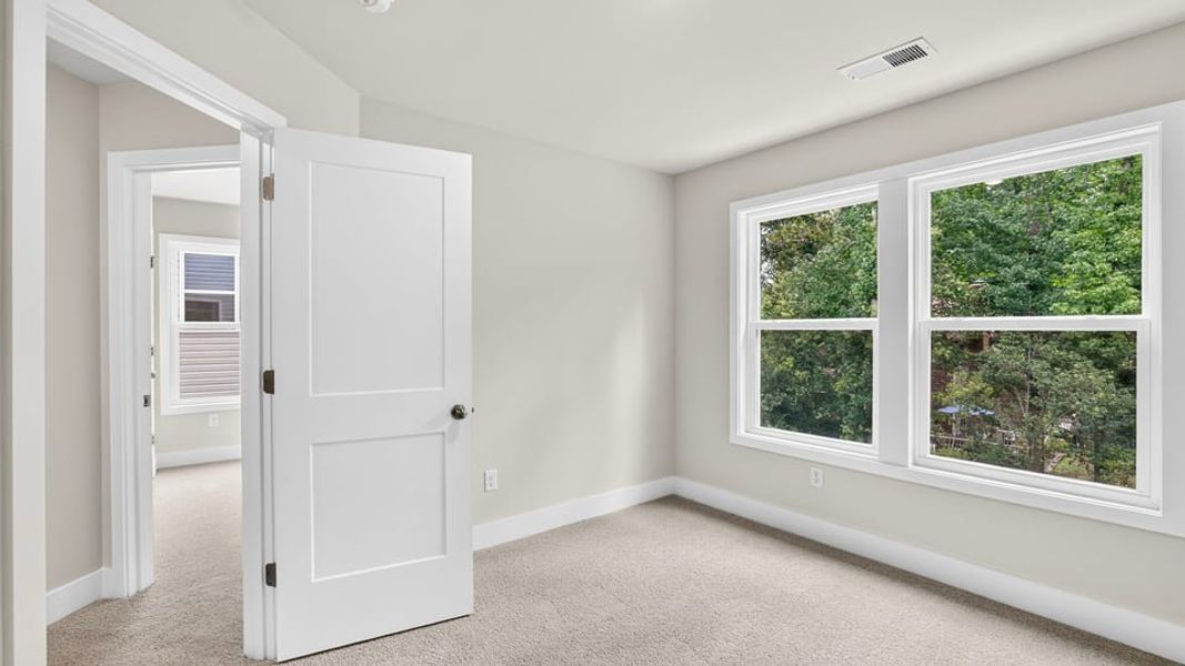 Spacious, unfurnished interior of a new home in Hidden Hills, Spartanburg (Image 26).