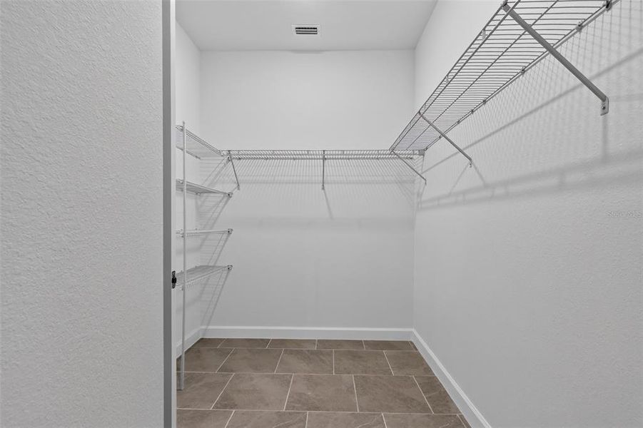 Spacious, unfurnished interior of a new home in Lennar at Turnleaf, Punta Gorda (Image 10).