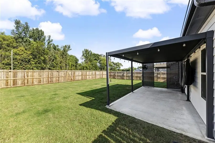 Exterior details and patio area of a home in Laurel Park, Cartersville (Image 4).
