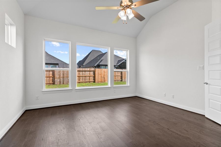 Spacious, unfurnished interior of a new home in Brookewater, Rosenberg (Image 33).