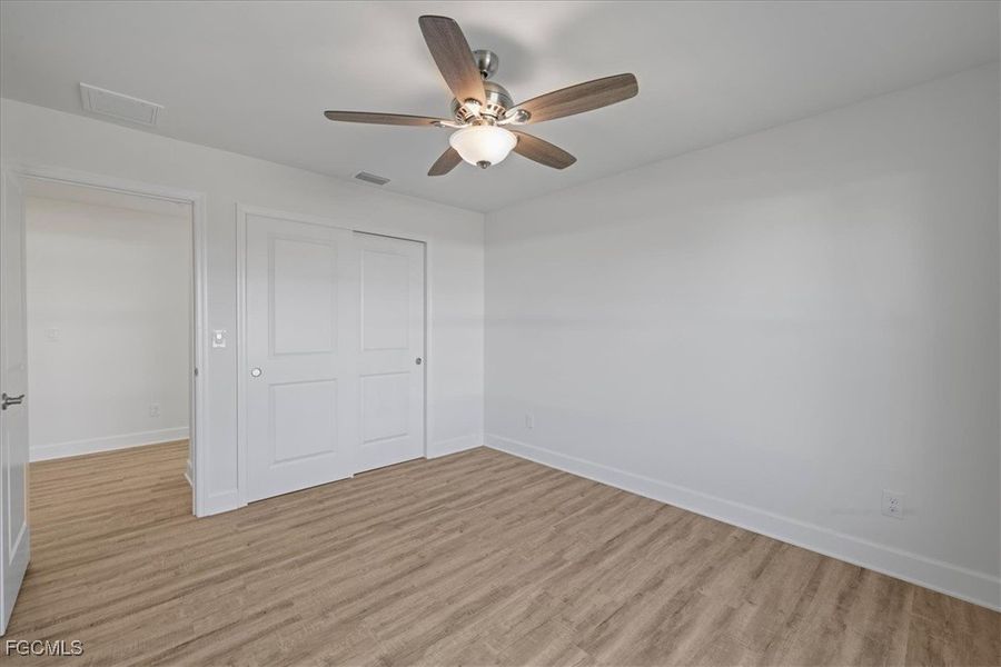 Spacious, unfurnished interior of a new home in Cape Coral, Cape Coral (Image 31).