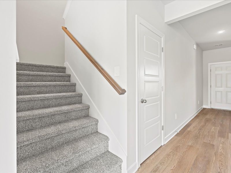Spacious, unfurnished interior of a new home in Chatham Forest, Duncan (Image 14).
