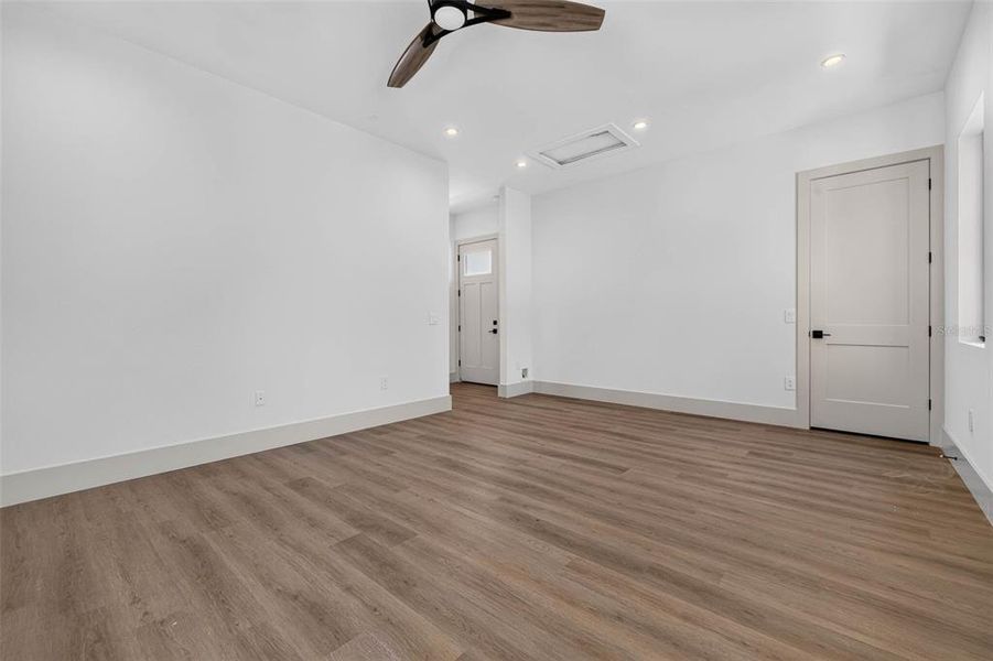 Spacious, unfurnished interior of a new home in , St. Petersburg (Image 68). Spacious, unfurnished interior of a new home in , St. Petersburg (Image 68).