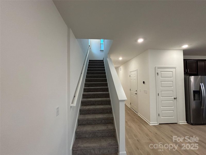 Spacious, unfurnished interior of a new home in Bellina, York (Image 19).