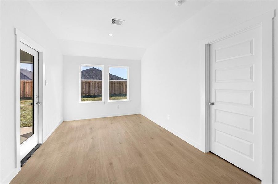 Spacious, unfurnished interior of a new home in Tamarron, Fulshear (Image 16). Spacious, unfurnished interior of a new home in Tamarron, Fulshear (Image 16).