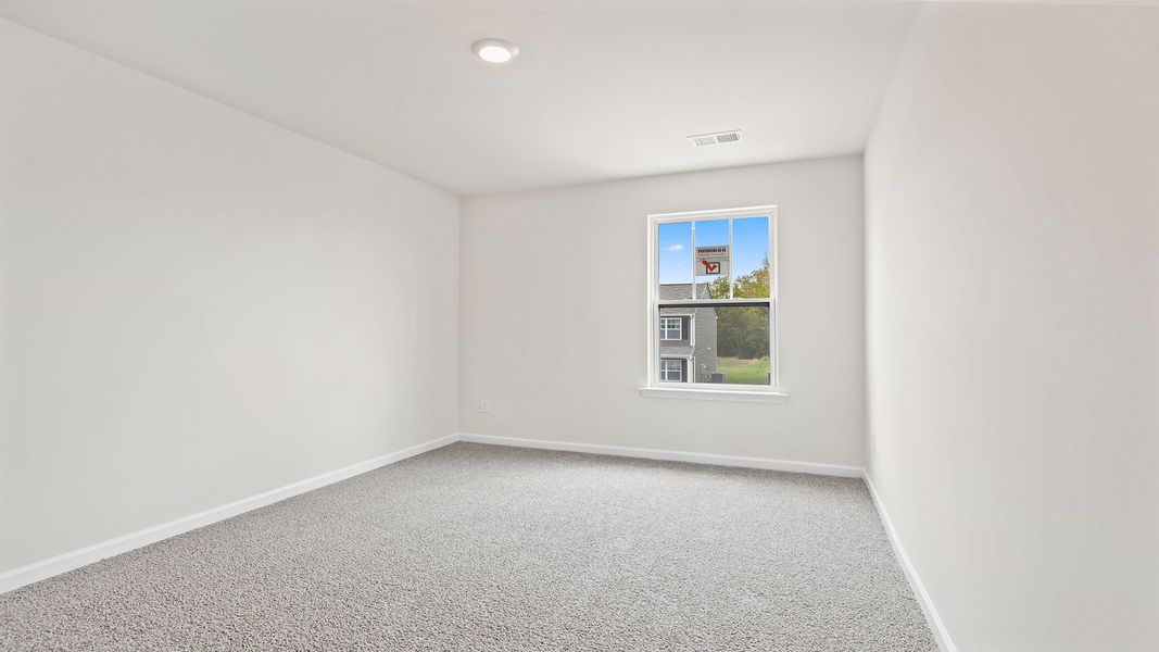 Spacious, unfurnished interior of a new home in Durbin Meadows, Fountain Inn (Image 19).