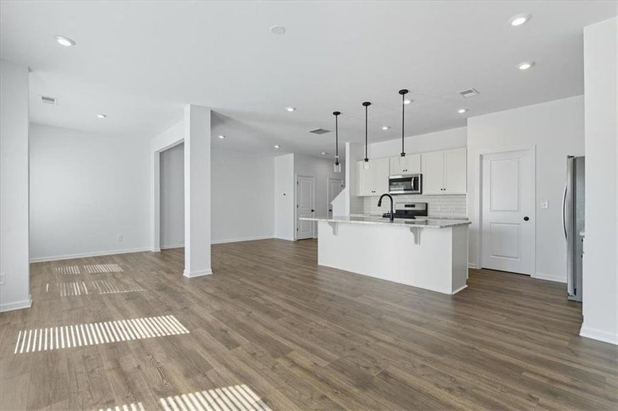 Spacious, unfurnished interior of a new home in Park Center Pointe, Austell (Image 20).