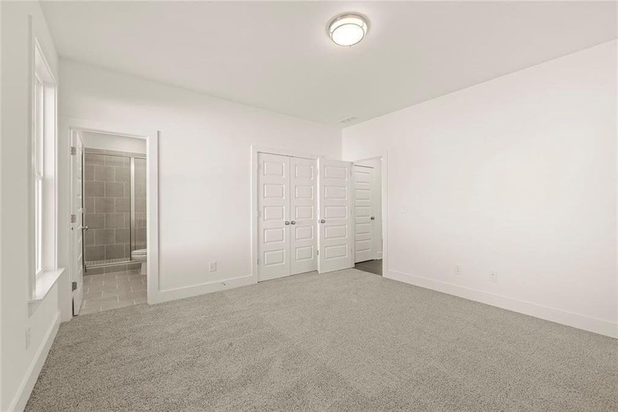 Spacious, unfurnished interior of a new home in , Gainesville (Image 61).