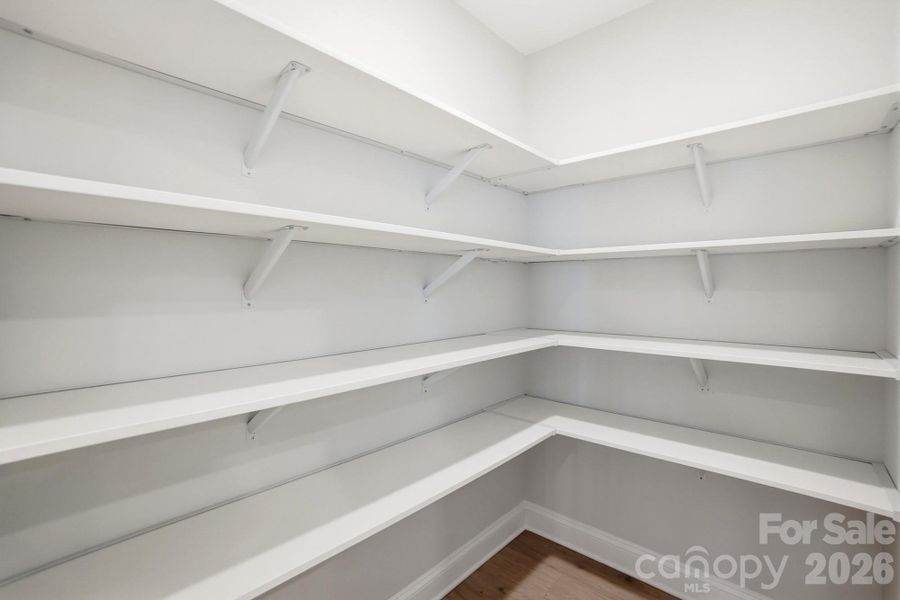 Walk in Pantry Walk in Pantry