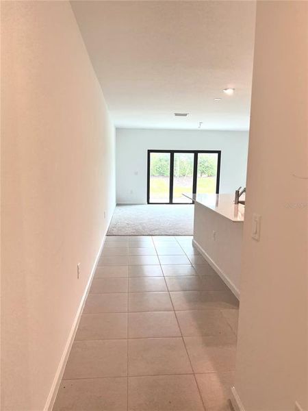 Spacious, unfurnished interior of a new home in , Sarasota (Image 14).