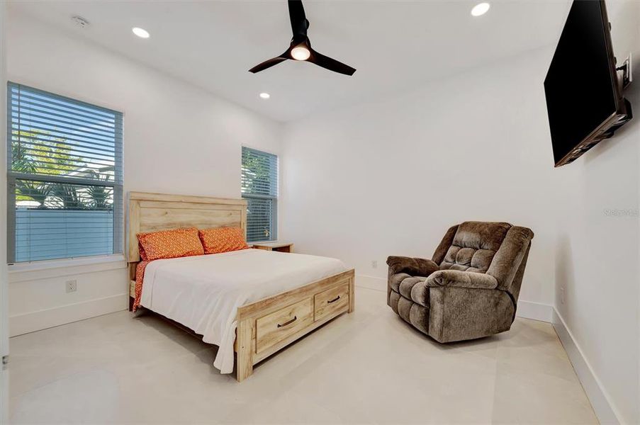 Furnished interior view inside a new home in , Sarasota (Image 7).