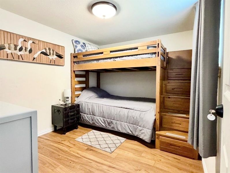 High end bunkbeds easy to top High end bunkbeds easy to top