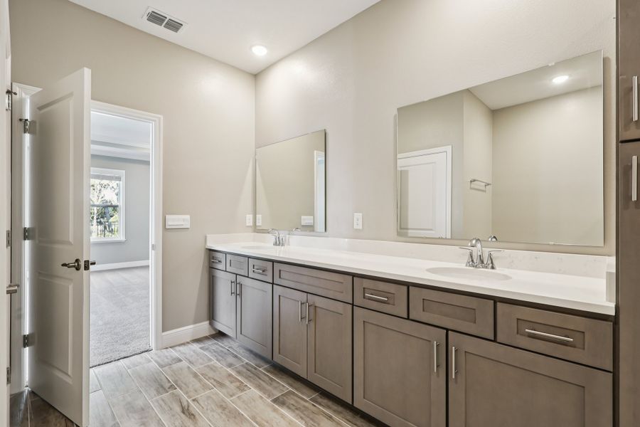 Furnished interior view inside a new home in Oakstone Farms, Leesburg (Image 13).