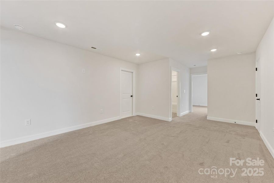 Spacious, unfurnished interior of a new home in , Waxhaw (Image 15). Spacious, unfurnished interior of a new home in , Waxhaw (Image 15).