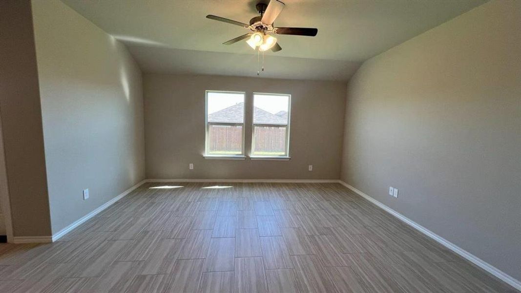 Spacious, unfurnished interior of a new home in Rosewood at Beltmill, Fort Worth (Image 14).