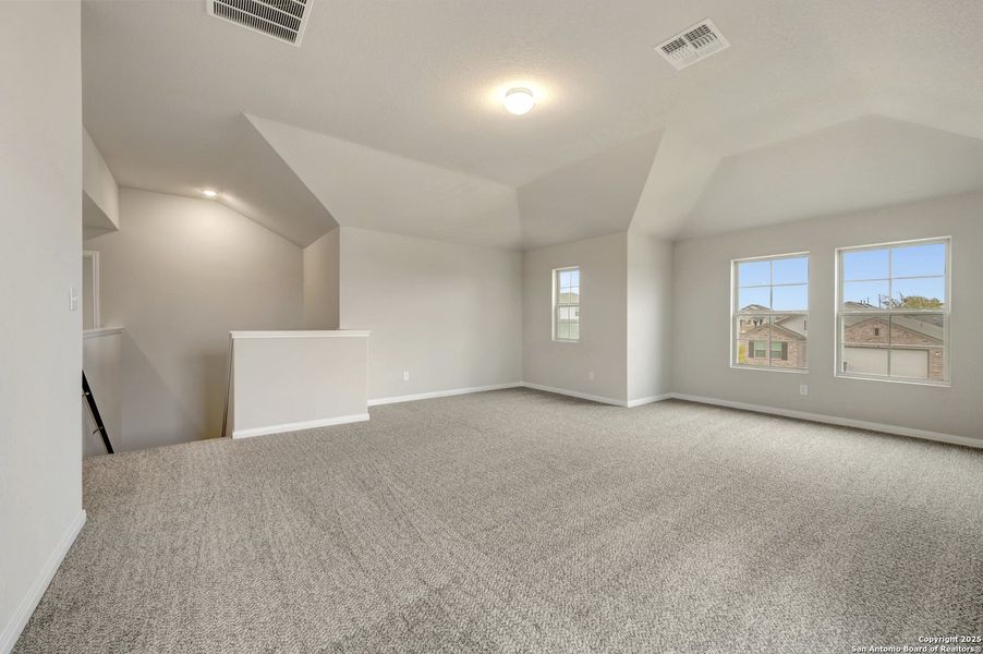 Spacious, unfurnished interior of a new home in Paloma Park, Converse (Image 16).