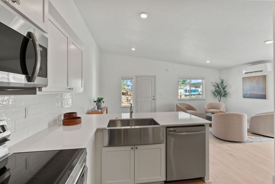 Representative furnished interior of a home built from the Astoria by MonteVista Homes in Feather Ridge, Redmond (Image 30). Representative furnished interior of a home built from the Astoria by MonteVista Homes in Feather Ridge, Redmond (Image 30).