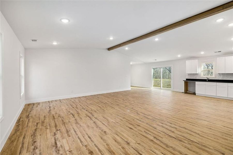 Spacious, unfurnished interior of a new home in , Gainesville (Image 21).