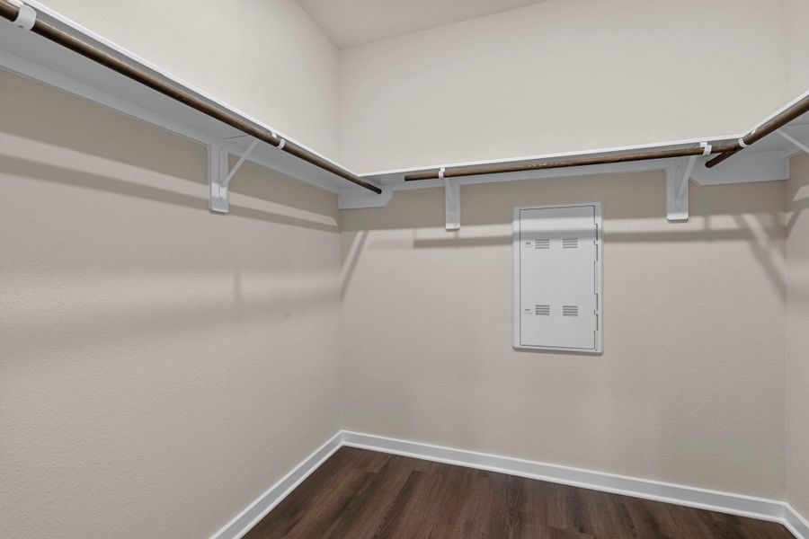 Spacious, unfurnished interior of a new home in Westridge Cove 40', Conroe (Image 23).