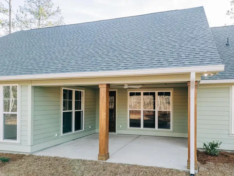 Exterior details and patio area of a home in , Walterboro (Image 4).