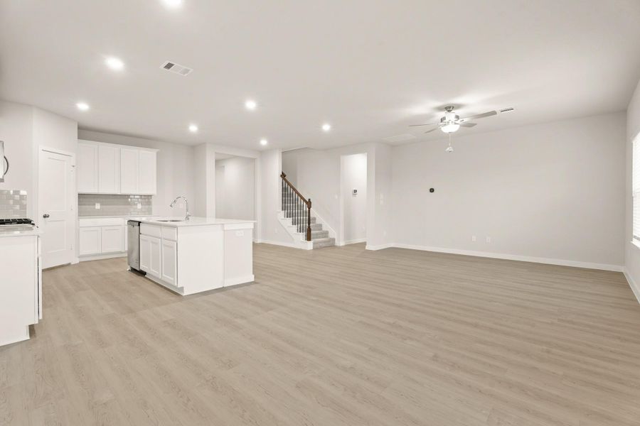 Spacious, unfurnished interior of a new home in Trails at Woodhaven, La Marque (Image 23).
