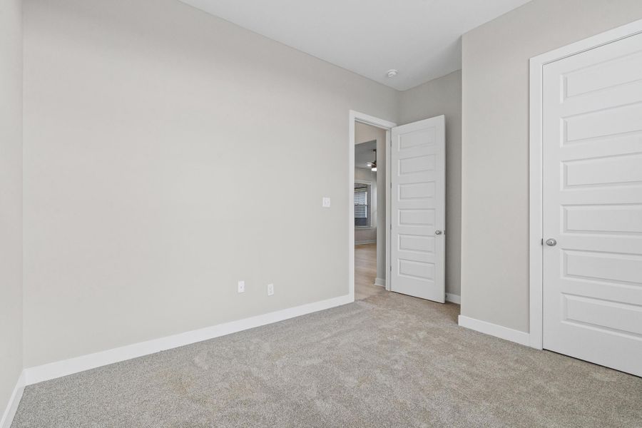 Spacious, unfurnished interior of a new home in Twin Oaks, Oakland (Image 23).
