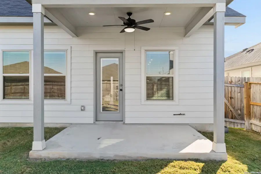 Exterior details and patio area of a home in Autry Pond, San Antonio (Image 29).