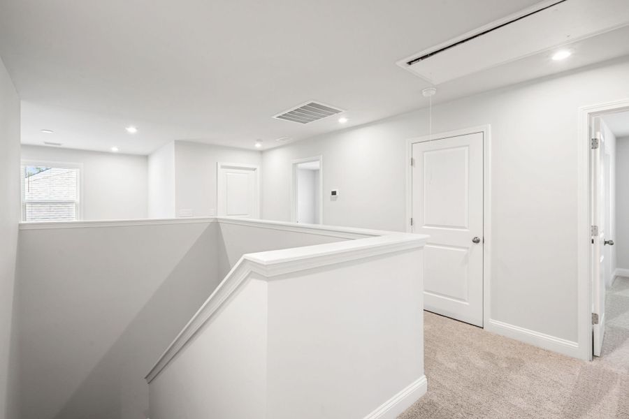 Spacious, unfurnished interior of a new home in Waterways, Richmond Hill (Image 45).