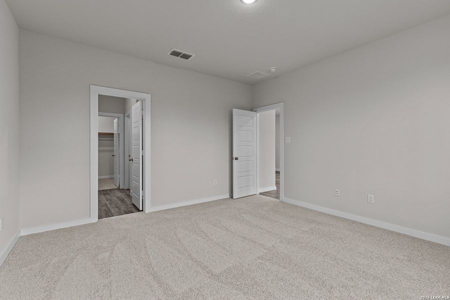 Spacious, unfurnished interior of a new home in Park Place, New Braunfels (Image 16).