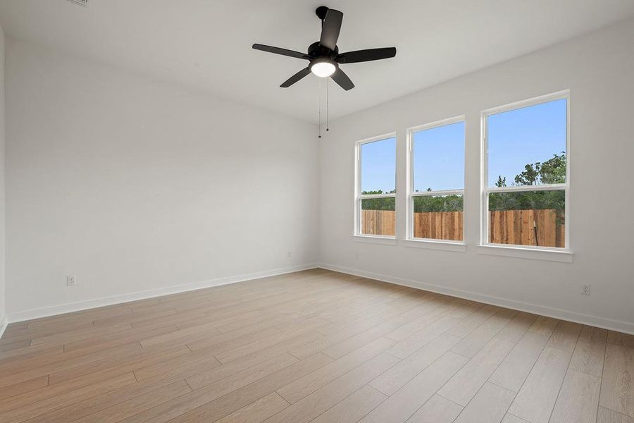 Spacious, unfurnished interior of a new home in Heritage, Dripping Springs (Image 30).