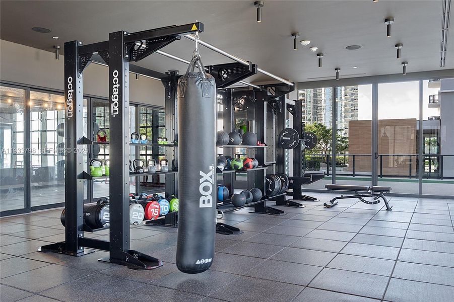 Community amenities in , Miami (Image 51).