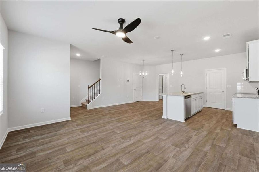 Spacious, unfurnished interior of a new home in Parkway James, Snellville (Image 16).