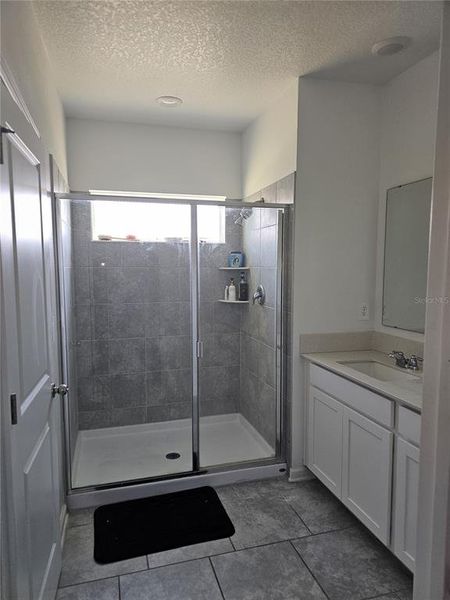 Furnished interior view inside a new home in , Davenport (Image 10).