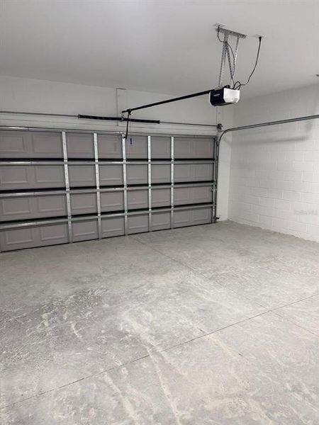 Spacious, unfurnished interior of a new home in , Summerfield (Image 37).