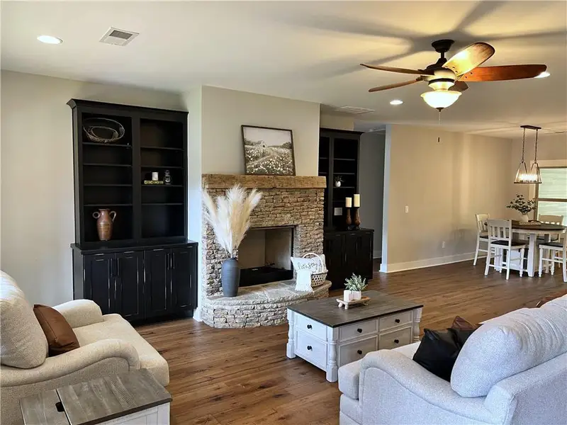 Furnished interior view inside a new home in , Conyers (Image 10).