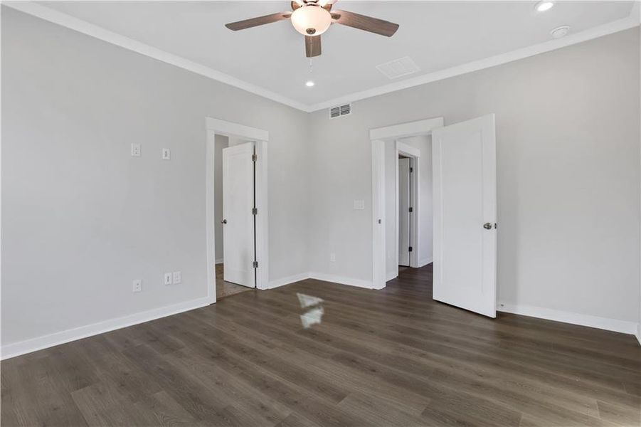 Spacious, unfurnished interior of a new home in The Groves at Myrtle, Roswell (Image 16).