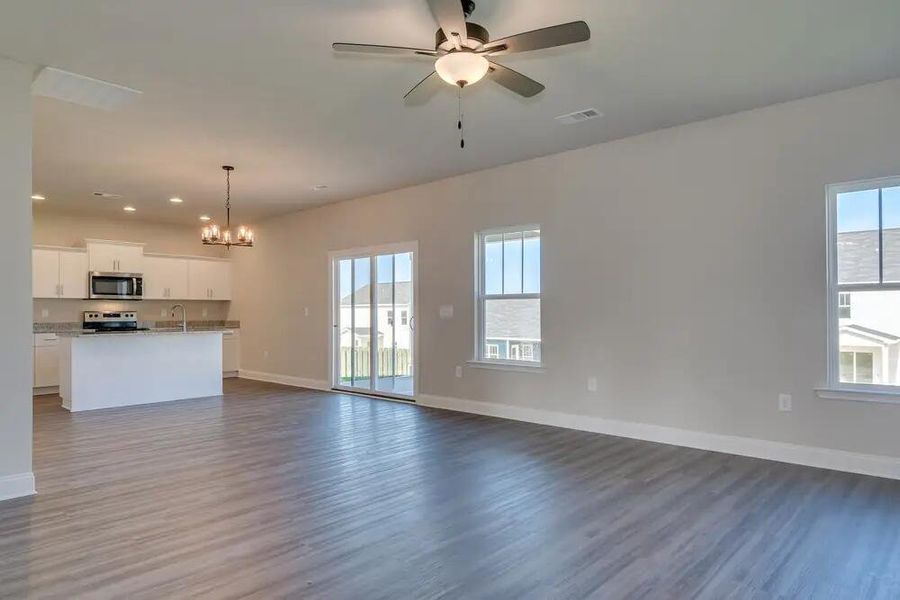 Spacious, unfurnished interior of a new home in , Edgefield (Image 4).