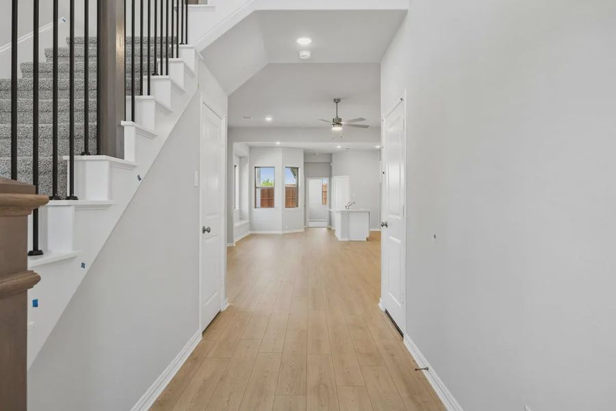 Spacious, unfurnished interior of a new home in Heartland 40's, Heartland (Image 12).