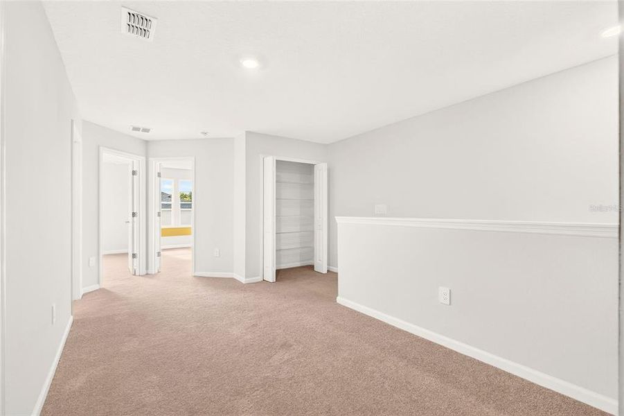 Spacious, unfurnished interior of a new home in , Alachua (Image 31).
