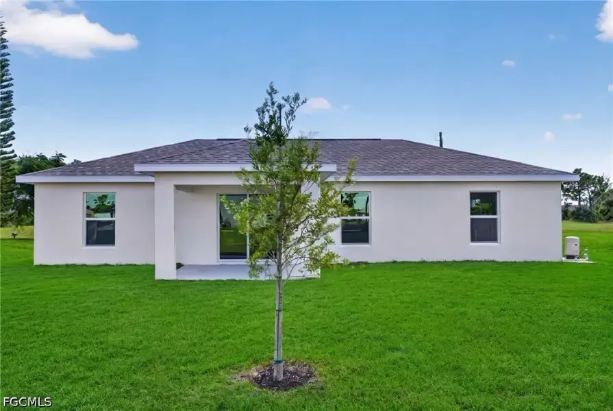 Exterior details and patio area of a home in Cape Coral, Cape Coral (Image 4).