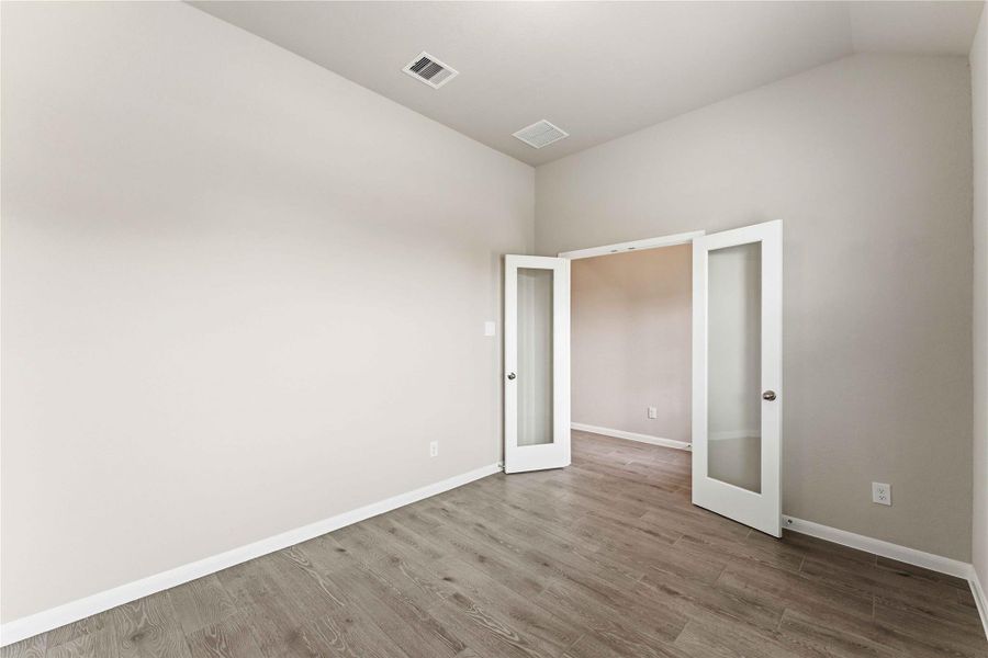 Spacious, unfurnished interior of a new home in Sunterra, Katy (Image 37). Spacious, unfurnished interior of a new home in Sunterra, Katy (Image 37).