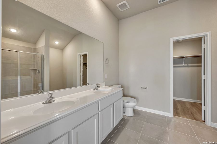 Furnished interior view inside a new home in Paloma Park, Converse (Image 10).