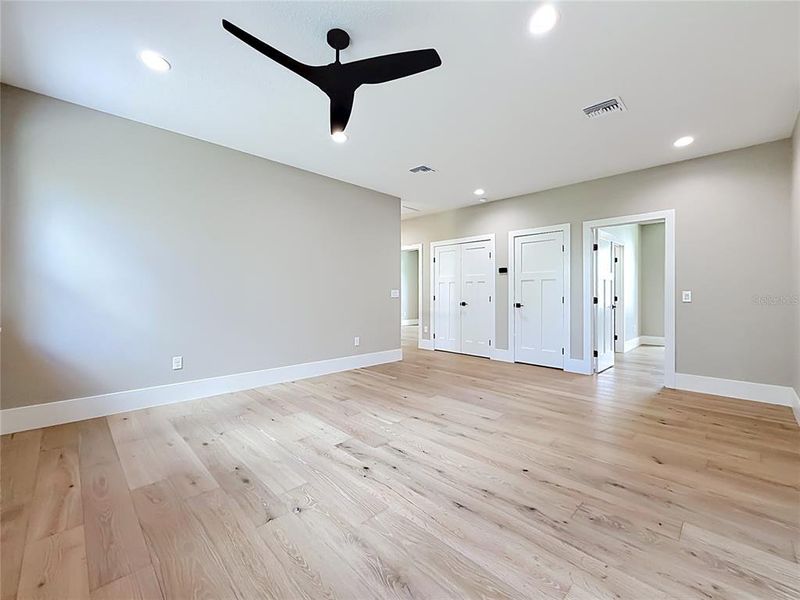 Spacious, unfurnished interior of a new home in , Howey-in-the-Hills (Image 38).