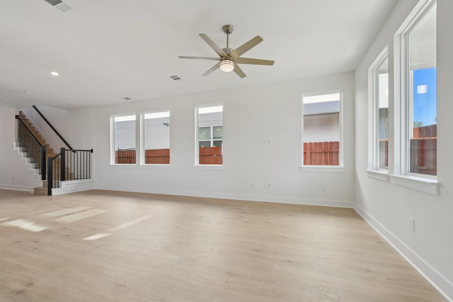 Spacious, unfurnished interior of a new home in Foxfield, Austin (Image 43).