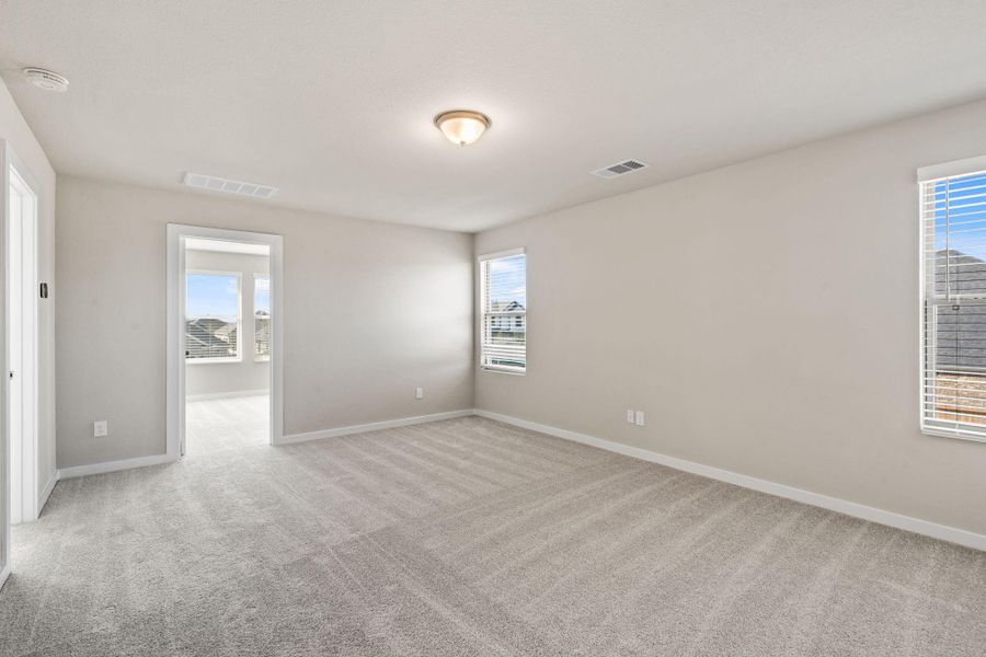 Spacious, unfurnished interior of a new home in Arabella on the Prairie 60', Richmond (Image 13).