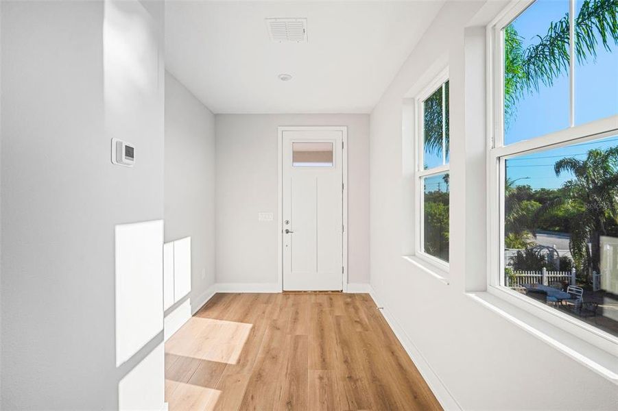 Spacious, unfurnished interior of a new home in , St. Petersburg (Image 34).