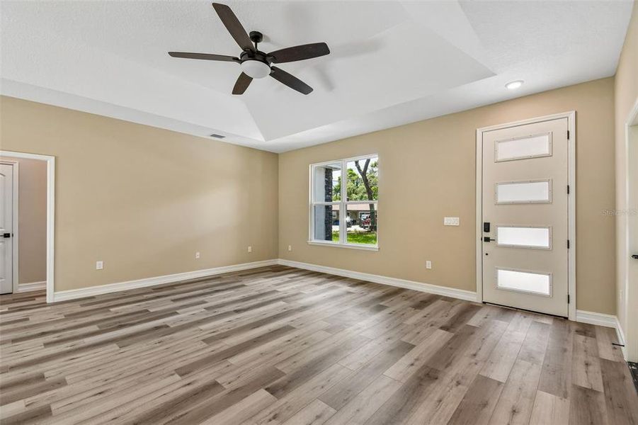 Spacious, unfurnished interior of a new home in , Deland (Image 20).
