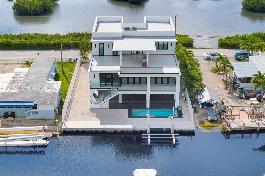 Condo located in Key Largo, FL showcasing its design and architecture (Image 49).