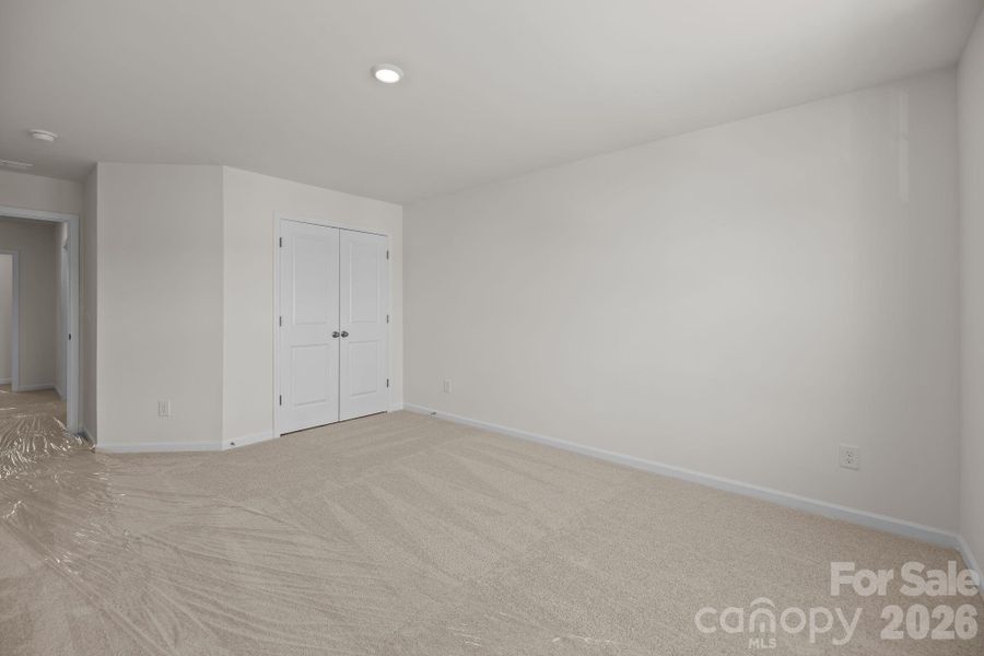 Spacious, unfurnished interior of a new home in McFarland Estates, York (Image 34).