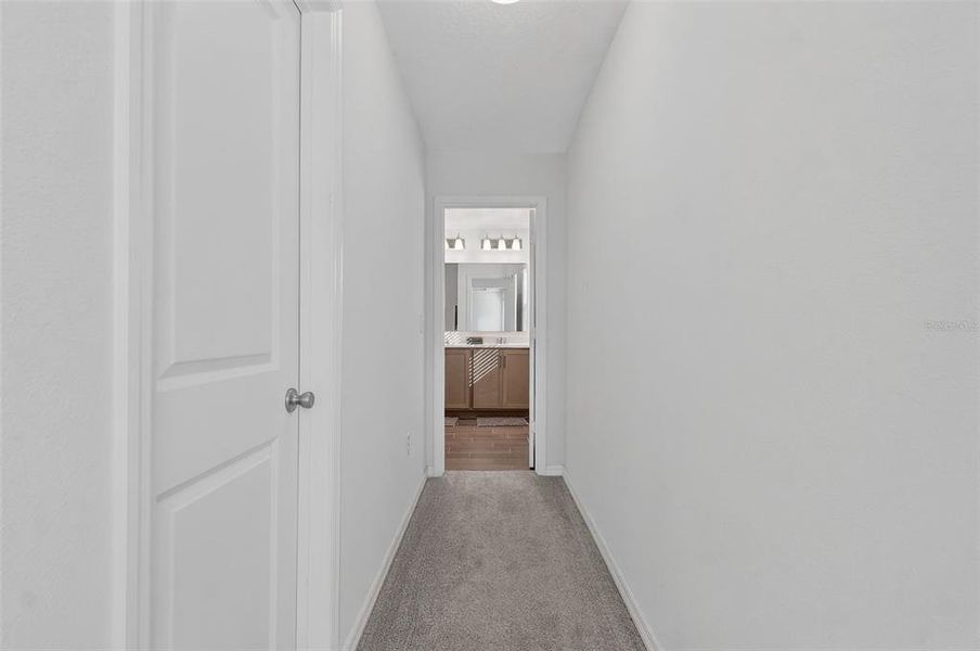 Spacious, unfurnished interior of a new home in The Reserve at Lake Ridge, Minneola (Image 21).